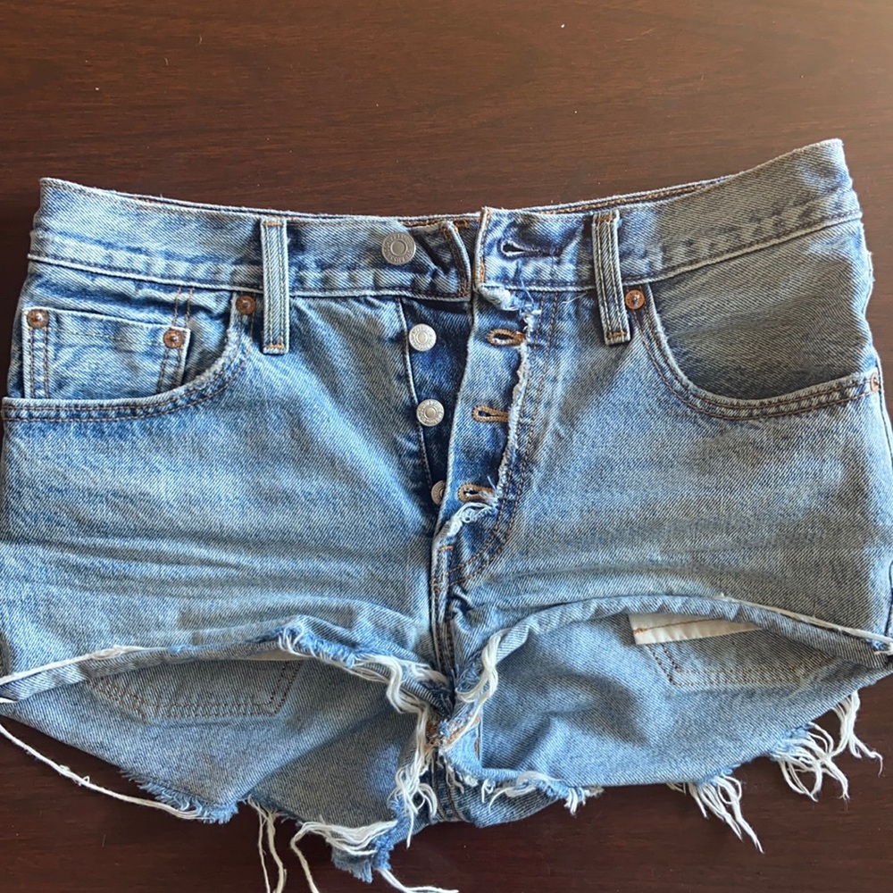High waisted Levi Shorts 501